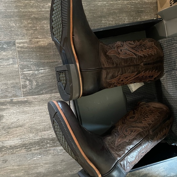 Men’s new still in the box Lucchese boots.  Classic Dark Brown Cowhide size 11D - Picture 3 of 6